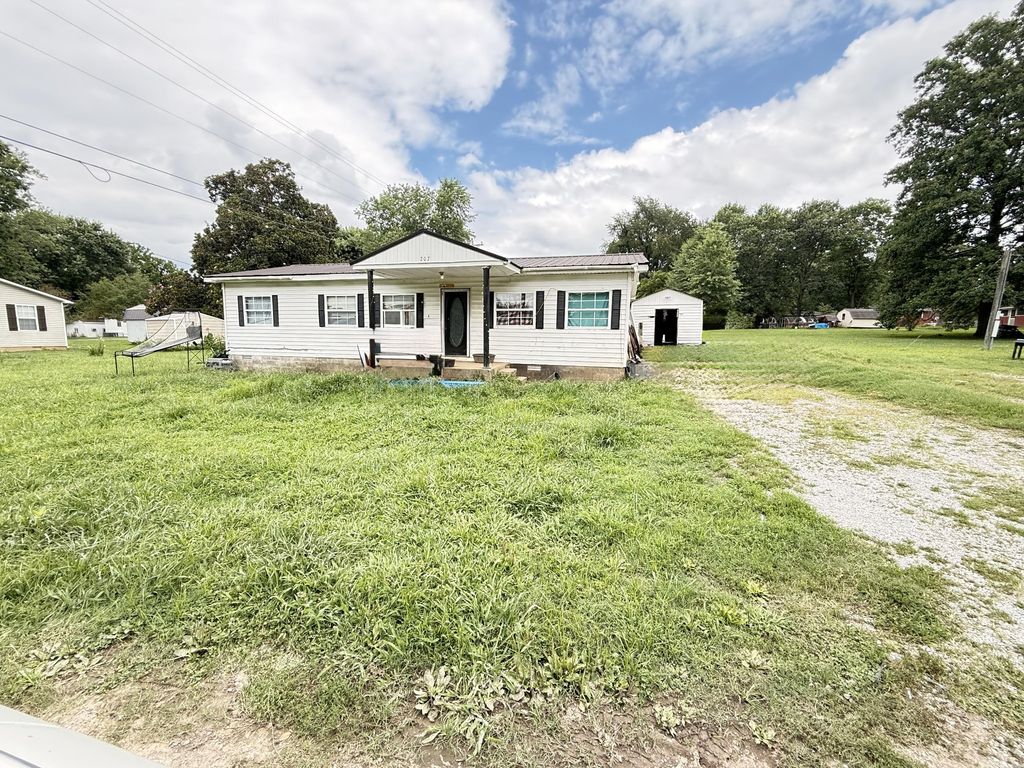 207 W Hill St, Cornersville, TN 37047
