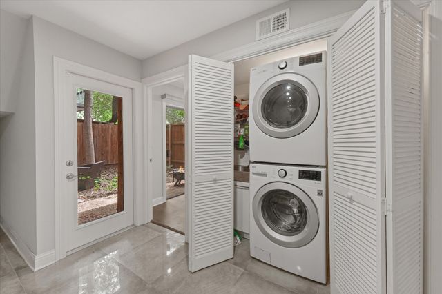 7418 Fair Oaks Avenue G, Dallas, TX 75231