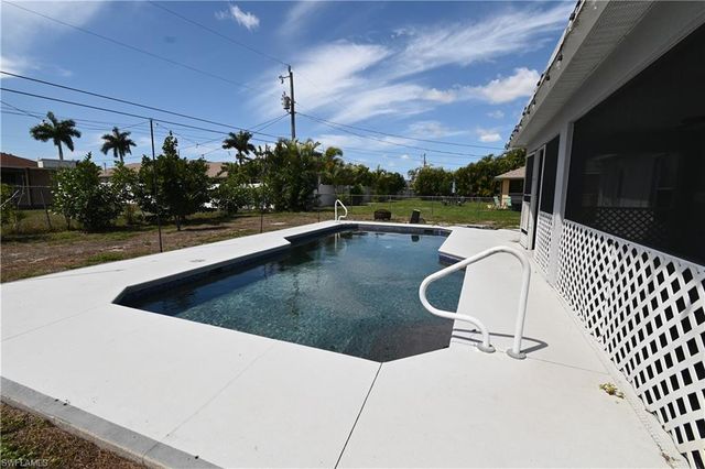 136 SE 19th LN, Cape Coral, FL 33990