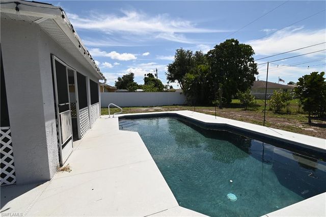 136 SE 19th LN, Cape Coral, FL 33990