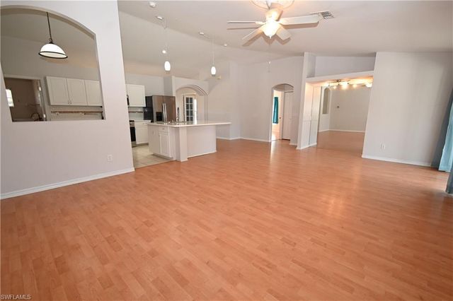 136 SE 19th LN, Cape Coral, FL 33990