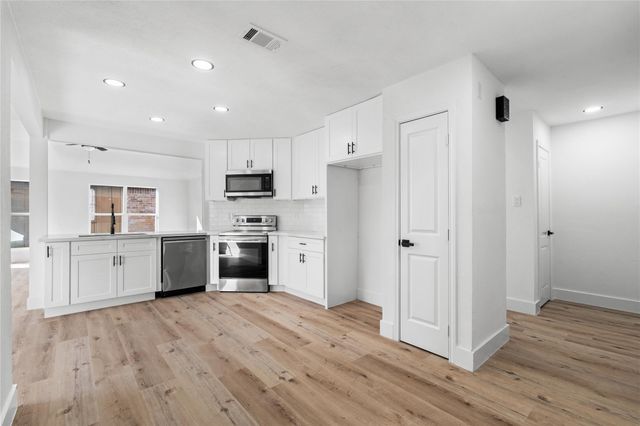 13314 N Thorntree Drive, Houston, TX 77015