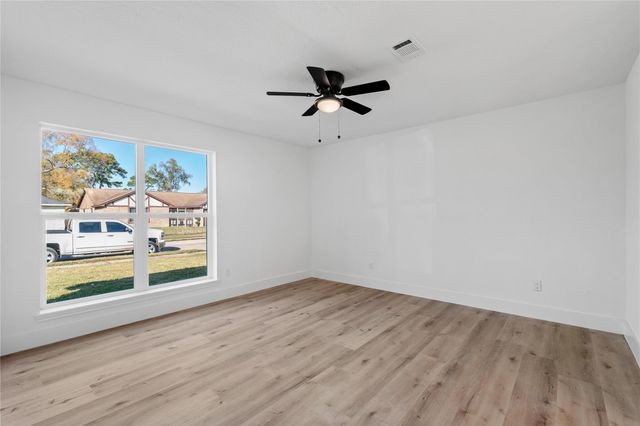 13314 N Thorntree Drive, Houston, TX 77015