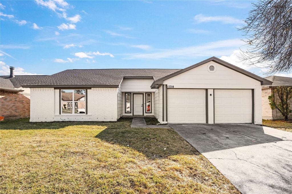 13314 N Thorntree Drive, Houston, TX 77015