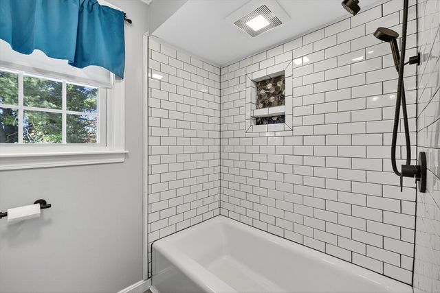 6 Aberdeen Rd, Methuen, MA 01844