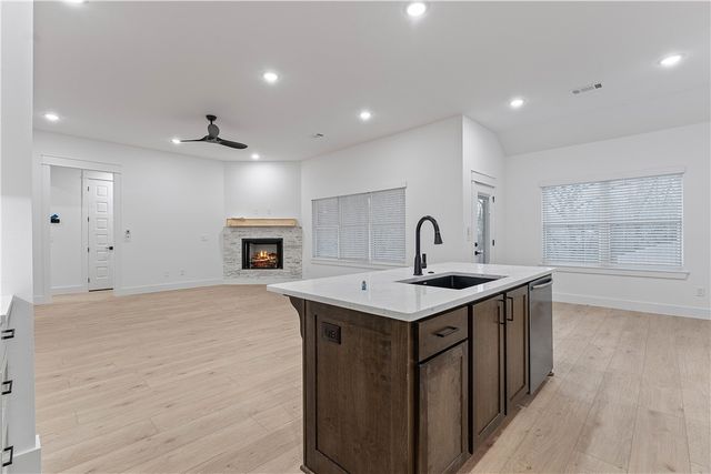 5 Canobie Lane, Bella Vista, AR 72715