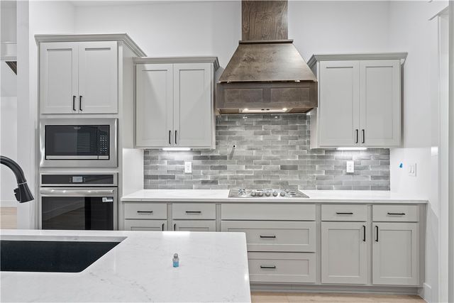 5 Canobie Lane, Bella Vista, AR 72715