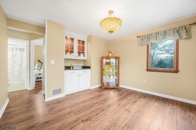 18 Cabot Ln, Kinnelon Boro, NJ 07405