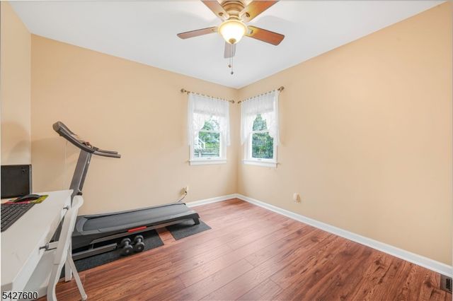 18 Cabot Ln, Kinnelon Boro, NJ 07405