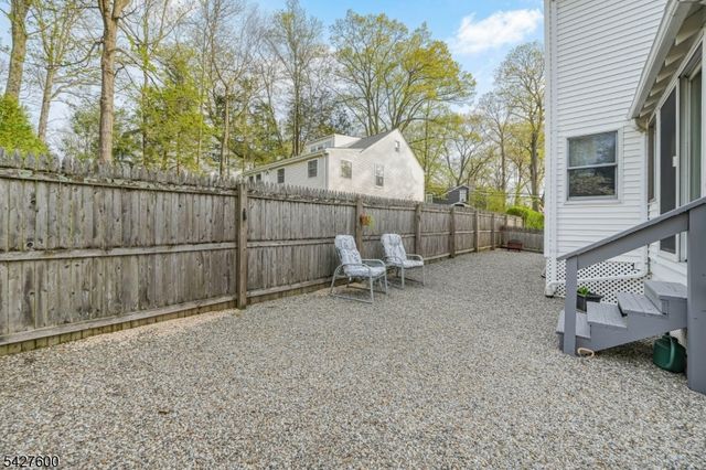 18 Cabot Ln, Kinnelon Boro, NJ 07405