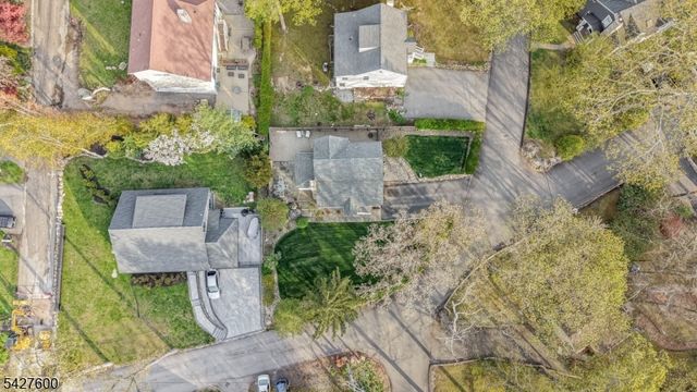 18 Cabot Ln, Kinnelon Boro, NJ 07405