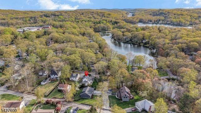 18 Cabot Ln, Kinnelon Boro, NJ 07405
