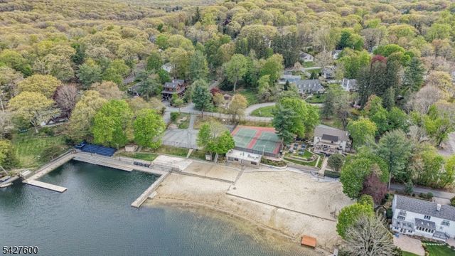 18 Cabot Ln, Kinnelon Boro, NJ 07405