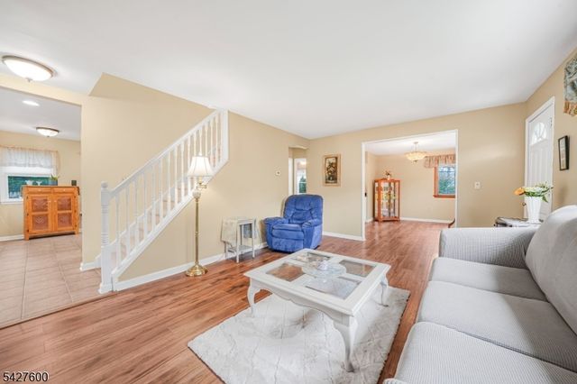 18 Cabot Ln, Kinnelon Boro, NJ 07405