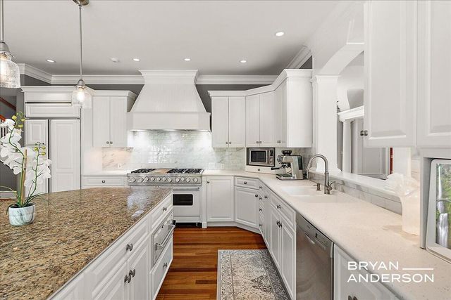 6029 Hillsborough Court, Grandville, MI 49418