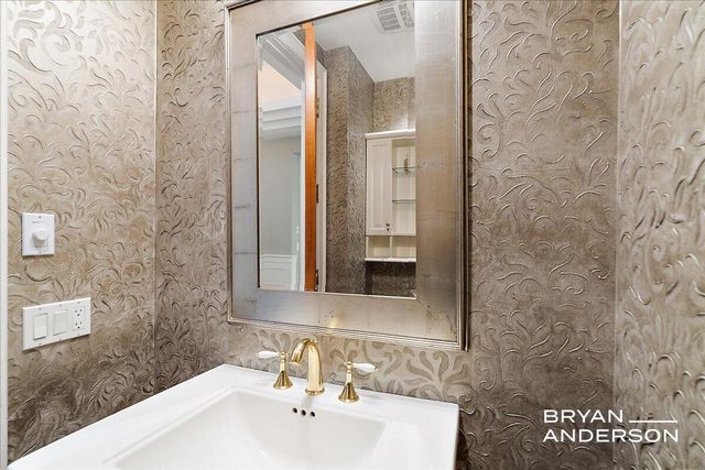6029 Hillsborough Court, Grandville, MI 49418