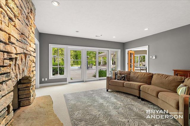 6029 Hillsborough Court, Grandville, MI 49418