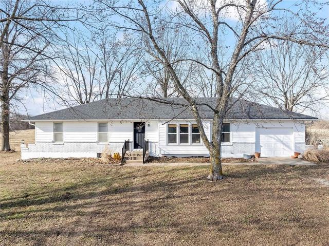 29002 E State Route B Highway, Archie, MO 64725