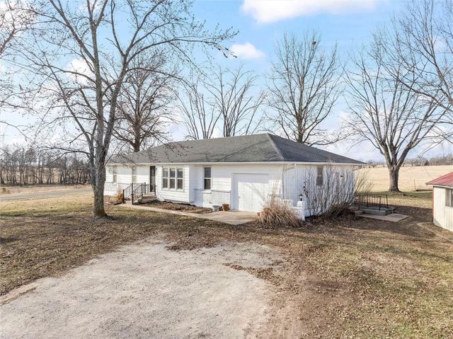 29002 E State Route B Highway, Archie, MO 64725