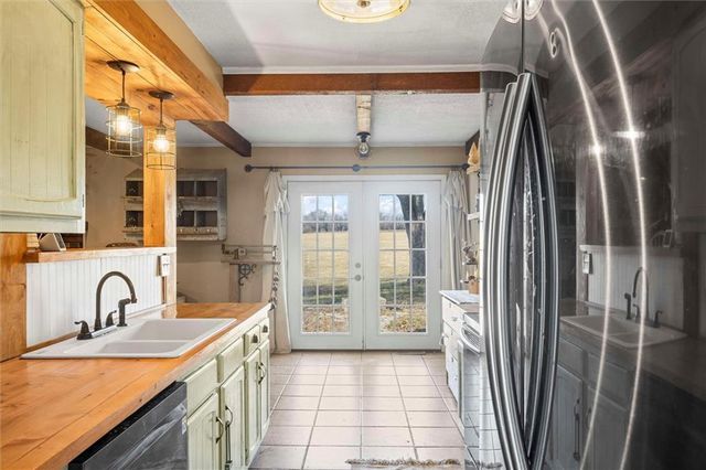 29002 E State Route B Highway, Archie, MO 64725