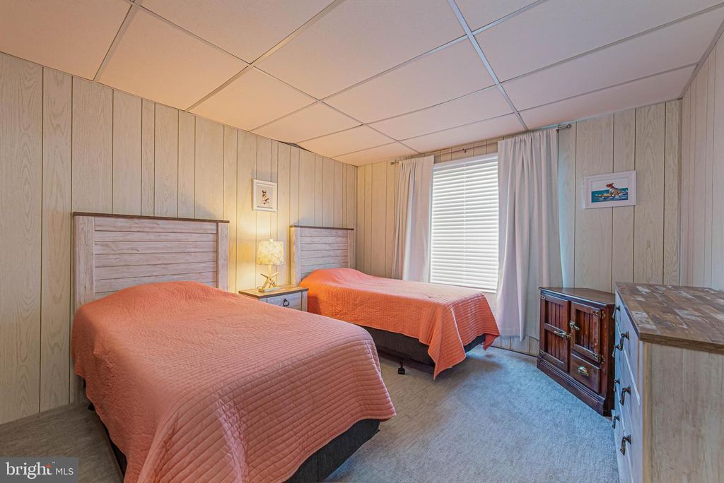 Image 14 of property listing at 211 136TH ST #211, Ocean City, MD 21842