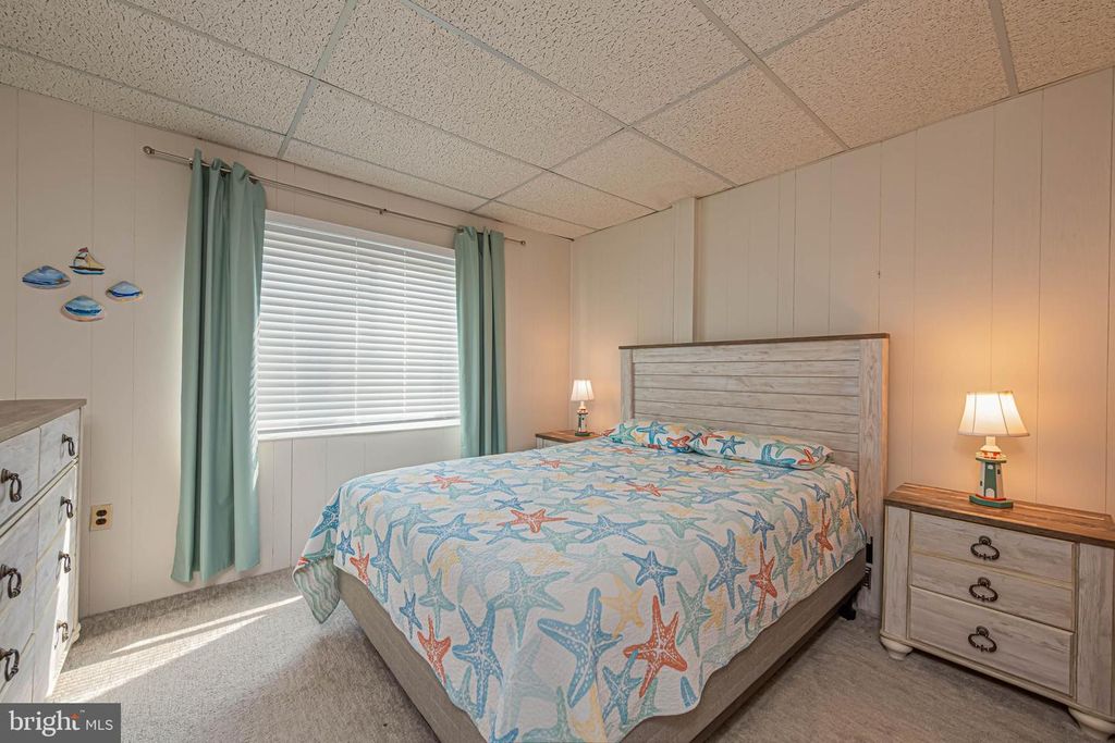 Image 17 of property listing at 211 136TH ST #211, Ocean City, MD 21842