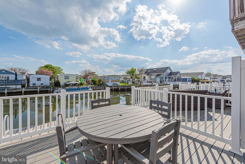 Image 21 of property listing at 211 136TH ST #211, Ocean City, MD 21842