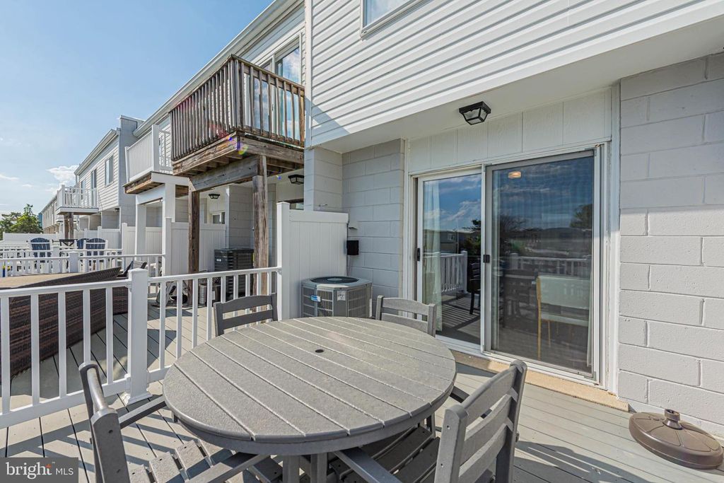 Image 22 of property listing at 211 136TH ST #211, Ocean City, MD 21842