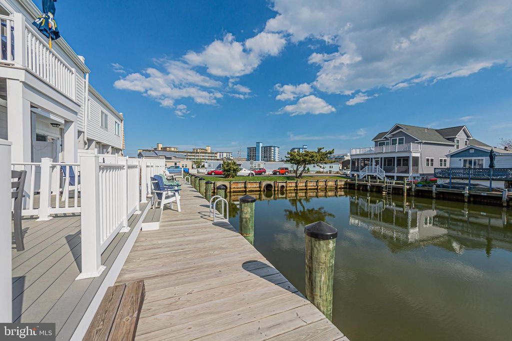 Image 23 of property listing at 211 136TH ST #211, Ocean City, MD 21842