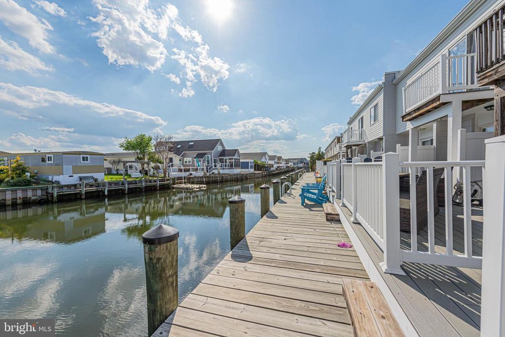 Image 4 of property listing at 211 136TH ST #211, Ocean City, MD 21842