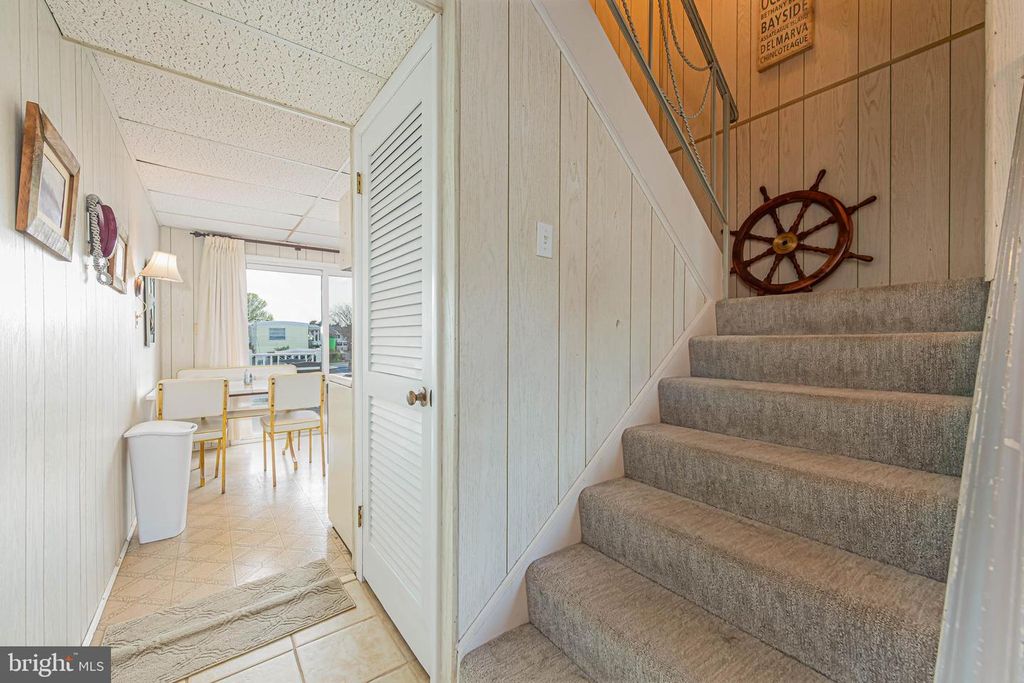 Image 9 of property listing at 211 136TH ST #211, Ocean City, MD 21842