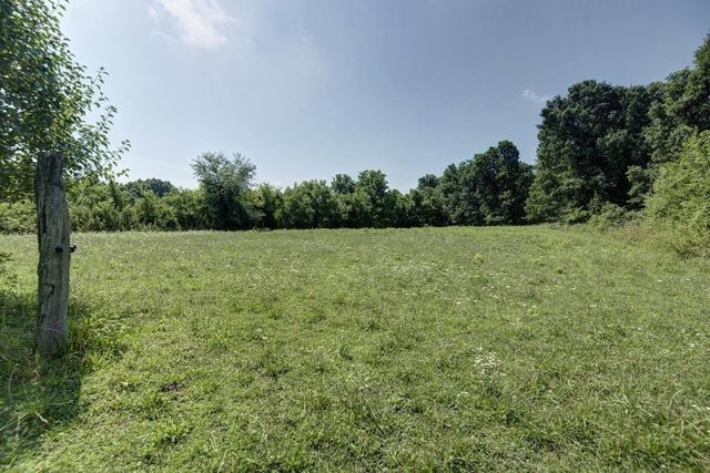 856 874 E Farm Road 80, Springfield, MO 65803