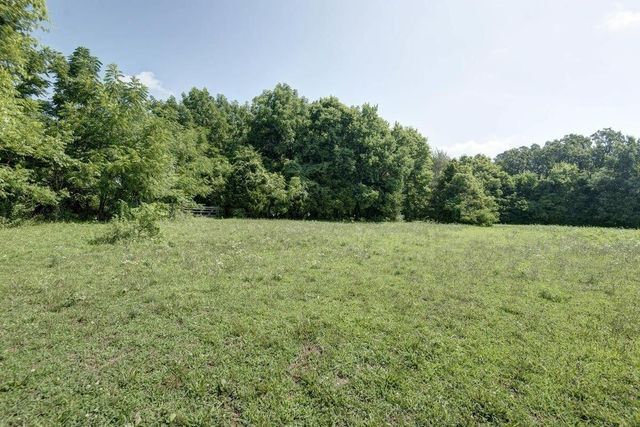 856 874 E Farm Road 80, Springfield, MO 65803