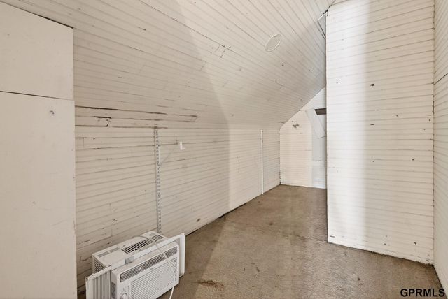 2209 N 16th Street, Omaha, NE 68110