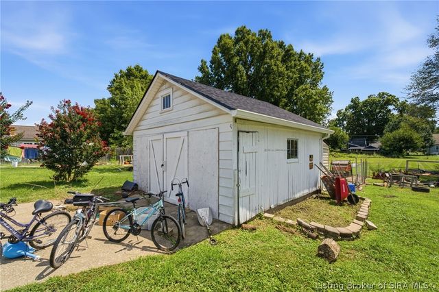 1731 McDonald Lane, New Albany, IN 47150