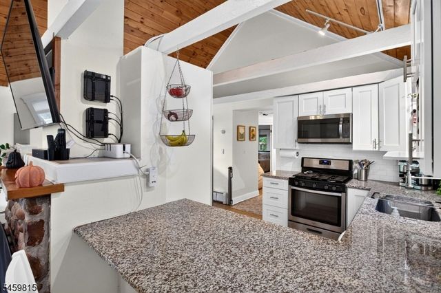 433 Wheeler Pl, Franklin Twp., NJ 08873