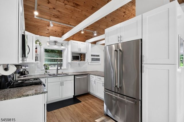 433 Wheeler Pl, Franklin Twp., NJ 08873