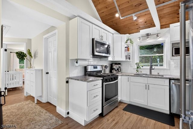 433 Wheeler Pl, Franklin Twp., NJ 08873