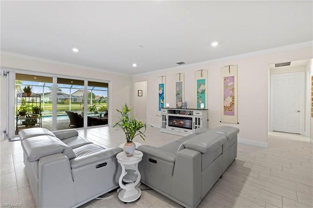 10530 Jackson Square DR, Estero, FL 33928