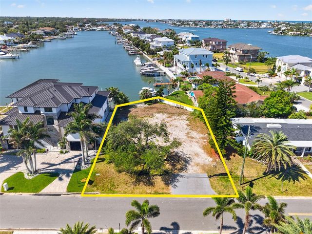 909 OAKWOOD DRIVE, Largo, FL 33770