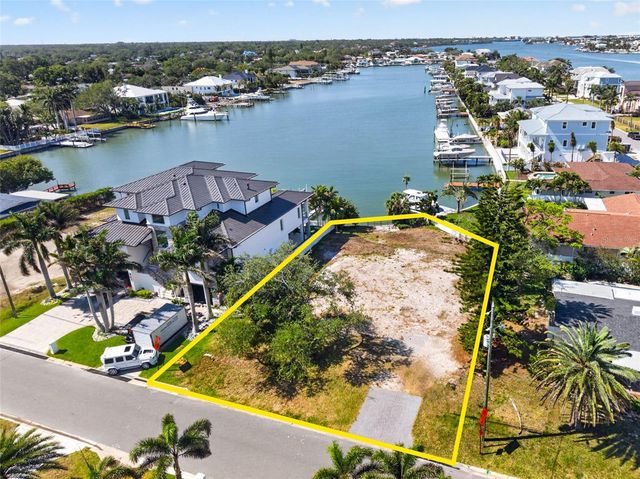 909 OAKWOOD DRIVE, Largo, FL 33770