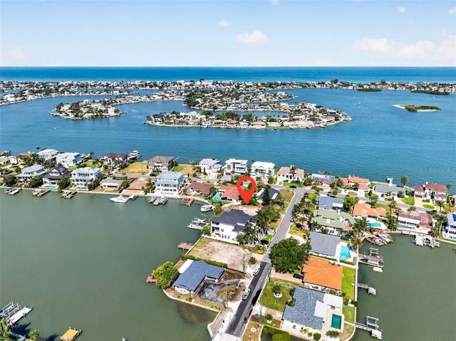 909 OAKWOOD DRIVE, Largo, FL 33770