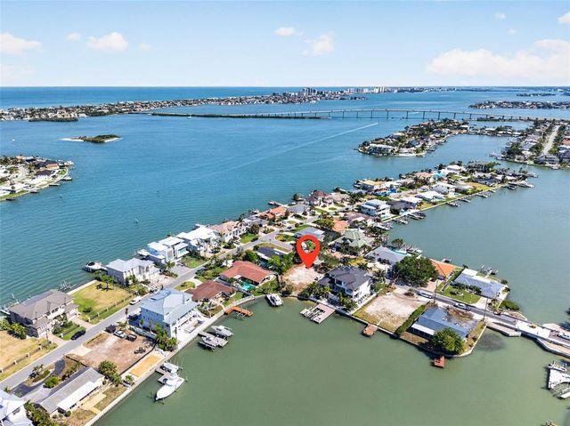 909 OAKWOOD DRIVE, Largo, FL 33770