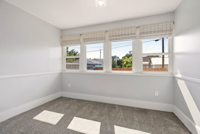 2921 N West Oval St, Spokane, WA 99205