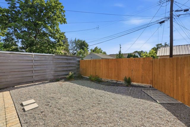 2921 N West Oval St, Spokane, WA 99205