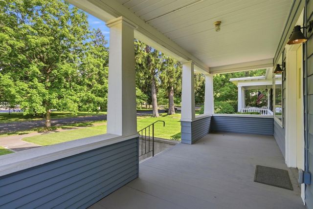 2921 N West Oval St, Spokane, WA 99205
