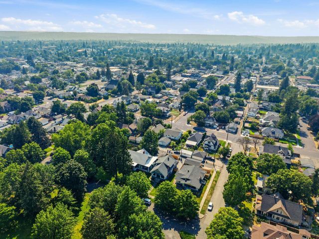 2921 N West Oval St, Spokane, WA 99205