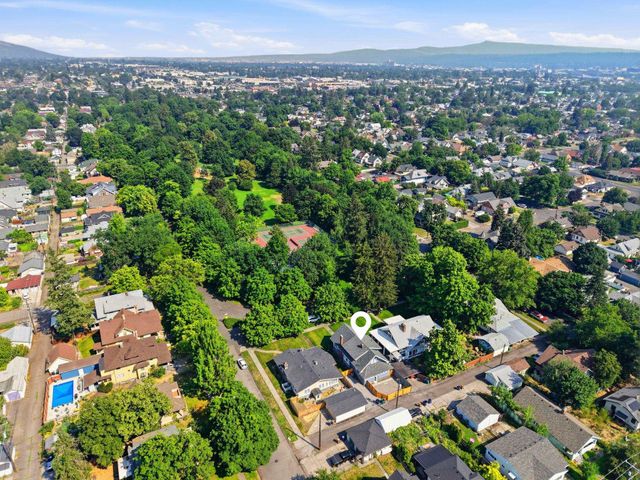 2921 N West Oval St, Spokane, WA 99205