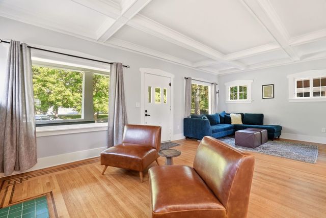 2921 N West Oval St, Spokane, WA 99205