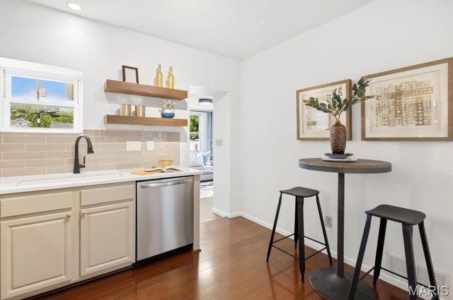6329 Potomac Street, St Louis, MO 63139
